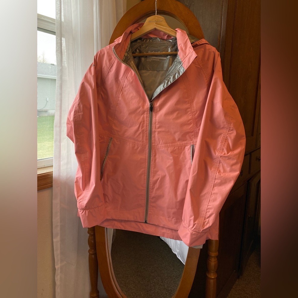 Light windbreaker